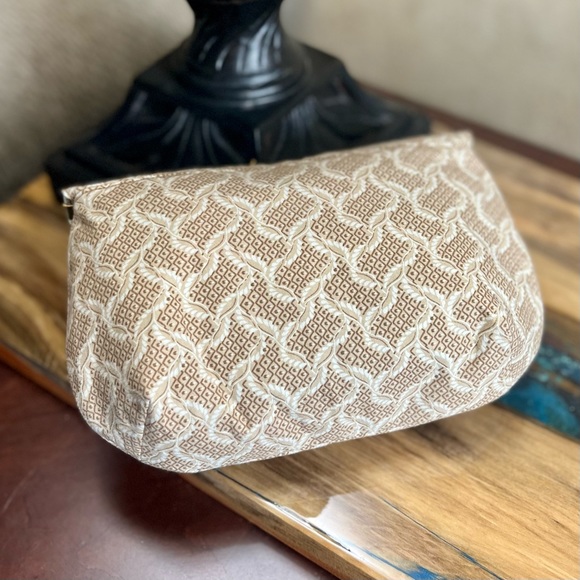 Geometric neutral and cameras Print magnetic clasp Clutch Fabric Handmade clutch - Picture 2 of 6